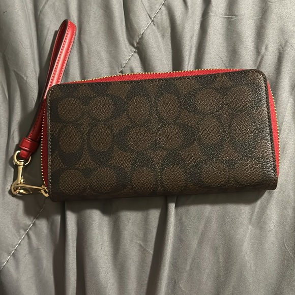 Coach red and brown Tote. - Picture 5 of 7